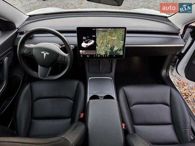 Белый Тесла Модель 3, объемом двигателя 0 л и пробегом 129 тыс. км за 19900 $, фото 16 на Automoto.ua