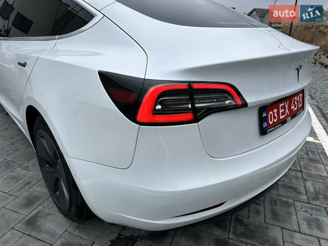 Білий Тесла Модель 3, об'ємом двигуна 0 л та пробігом 96 тис. км за 16100 $, фото 10 на Automoto.ua