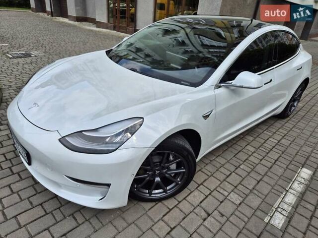 Білий Тесла Модель 3, об'ємом двигуна 0 л та пробігом 81 тис. км за 14550 $, фото 23 на Automoto.ua