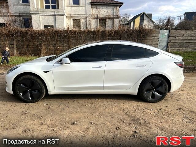 Білий Тесла Модель 3, об'ємом двигуна 0 л та пробігом 81 тис. км за 21000 $, фото 6 на Automoto.ua