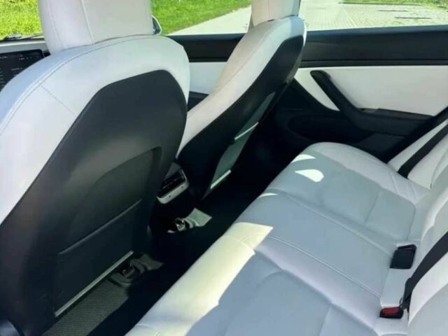 Білий Тесла Модель 3, об'ємом двигуна 0 л та пробігом 62 тис. км за 12000 $, фото 7 на Automoto.ua