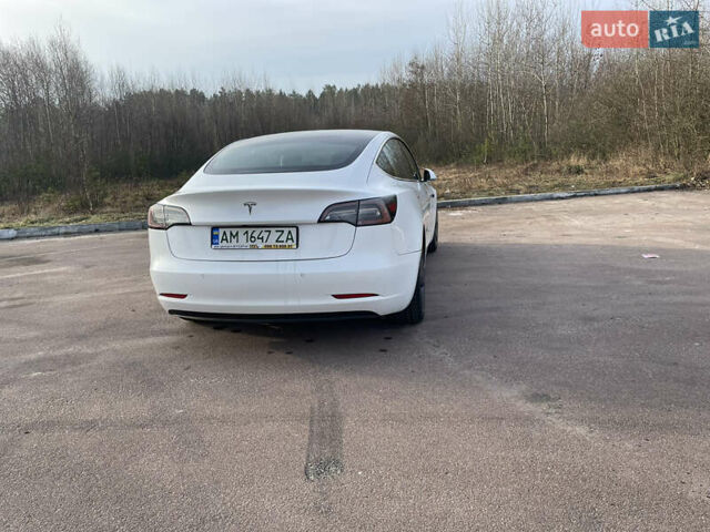 Белый Тесла Модель 3, объемом двигателя 0 л и пробегом 65 тыс. км за 22500 $, фото 3 на Automoto.ua