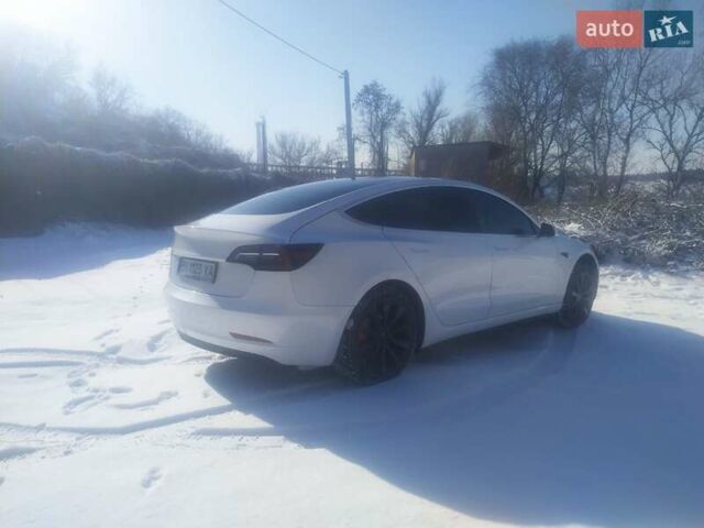 Белый Тесла Модель 3, объемом двигателя 0 л и пробегом 80 тыс. км за 26500 $, фото 2 на Automoto.ua
