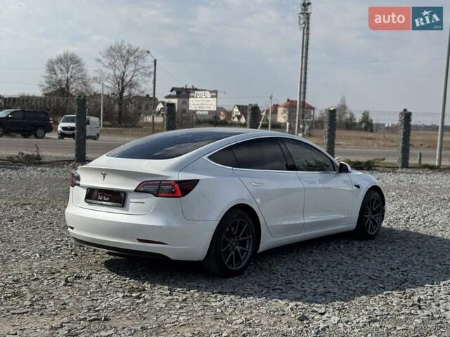 Белый Тесла Модель 3, объемом двигателя 0 л и пробегом 130 тыс. км за 17950 $, фото 13 на Automoto.ua