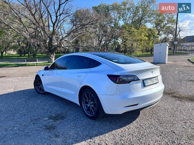 Білий Тесла Модель 3, об'ємом двигуна 0 л та пробігом 74 тис. км за 19000 $, фото 22 на Automoto.ua