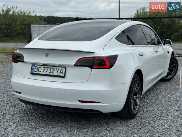 Белый Тесла Модель 3, объемом двигателя 0 л и пробегом 125 тыс. км за 15000 $, фото 5 на Automoto.ua