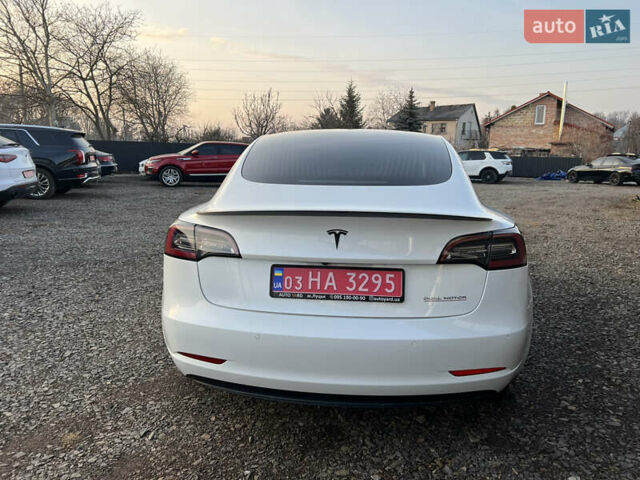 Білий Тесла Модель 3, об'ємом двигуна 0 л та пробігом 97 тис. км за 18999 $, фото 6 на Automoto.ua