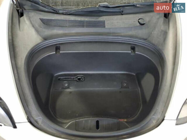 Белый Тесла Модель 3, объемом двигателя 0 л и пробегом 190 тыс. км за 11500 $, фото 10 на Automoto.ua