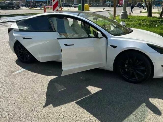 Белый Тесла Модель 3, объемом двигателя 0 л и пробегом 42 тыс. км за 14100 $, фото 3 на Automoto.ua