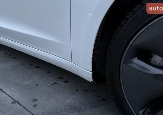 Білий Тесла Модель 3, об'ємом двигуна 0 л та пробігом 160 тис. км за 16000 $, фото 24 на Automoto.ua