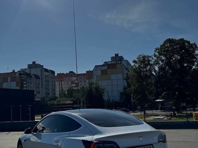 Білий Тесла Модель 3, об'ємом двигуна 0 л та пробігом 170 тис. км за 16000 $, фото 1 на Automoto.ua