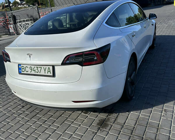 Білий Тесла Модель 3, об'ємом двигуна 0 л та пробігом 260 тис. км за 14500 $, фото 3 на Automoto.ua