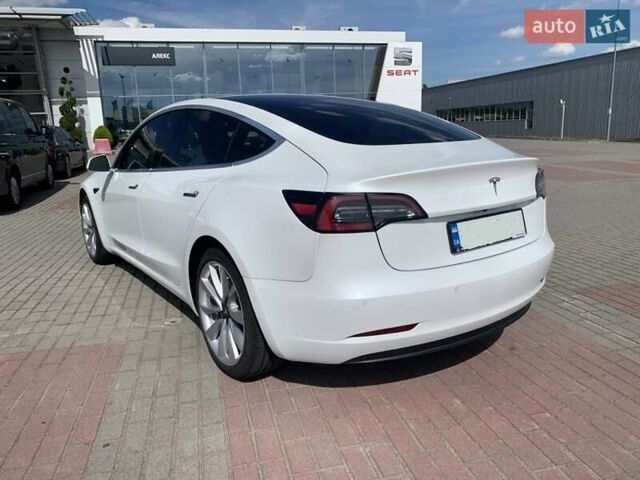 Білий Тесла Модель 3, об'ємом двигуна 0 л та пробігом 87 тис. км за 16400 $, фото 3 на Automoto.ua