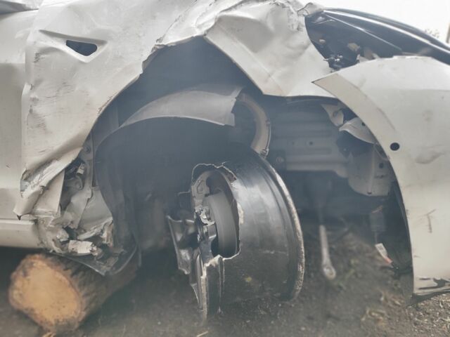 Білий Тесла Модель 3, об'ємом двигуна 0 л та пробігом 67 тис. км за 9500 $, фото 5 на Automoto.ua