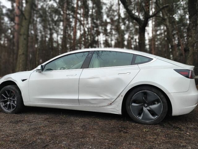 Белый Тесла Модель 3, объемом двигателя 0 л и пробегом 67 тыс. км за 9500 $, фото 14 на Automoto.ua