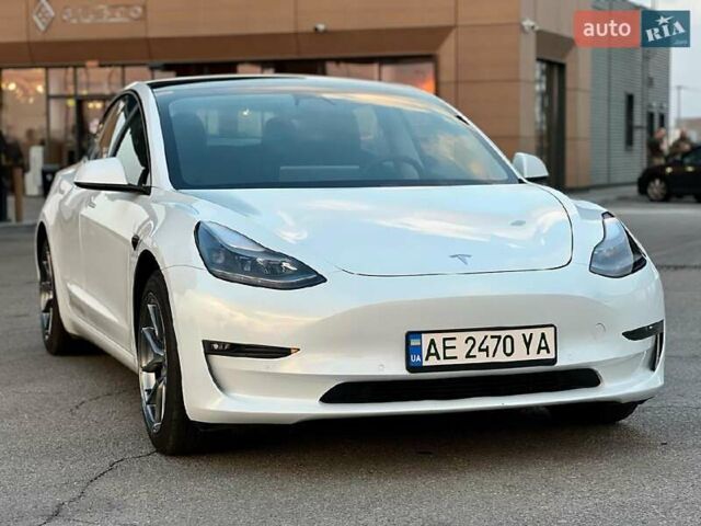 Белый Тесла Модель 3, объемом двигателя 0 л и пробегом 65 тыс. км за 17200 $, фото 1 на Automoto.ua