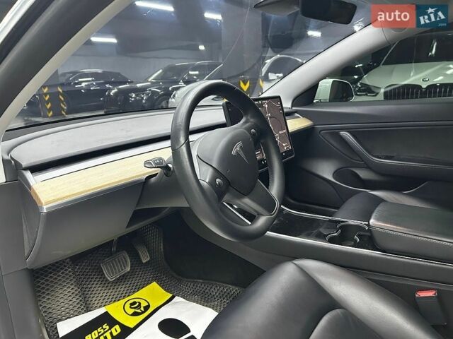 Білий Тесла Модель 3, об'ємом двигуна 0 л та пробігом 102 тис. км за 17900 $, фото 10 на Automoto.ua