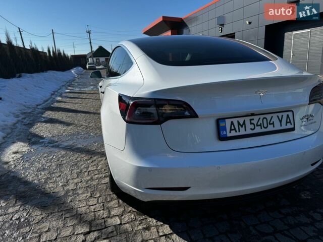 Белый Тесла Модель 3, объемом двигателя 0 л и пробегом 71 тыс. км за 17900 $, фото 7 на Automoto.ua