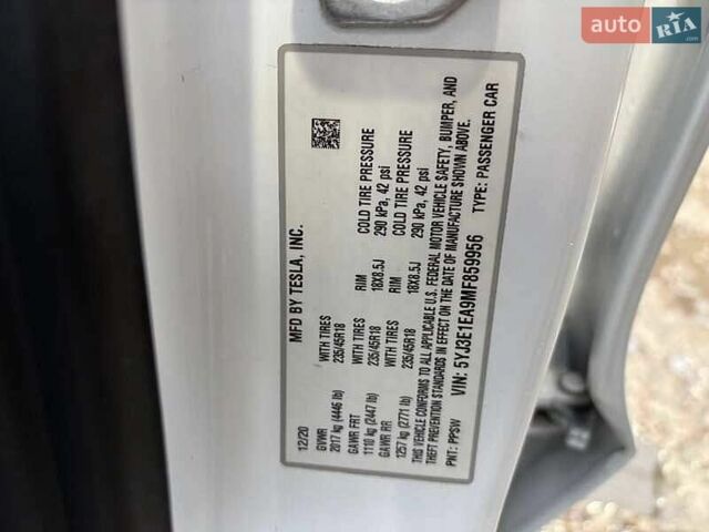 Белый Тесла Модель 3, объемом двигателя 0 л и пробегом 120 тыс. км за 16500 $, фото 9 на Automoto.ua
