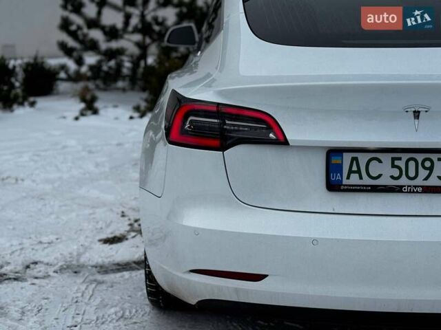 Белый Тесла Модель 3, объемом двигателя 0 л и пробегом 118 тыс. км за 15800 $, фото 6 на Automoto.ua