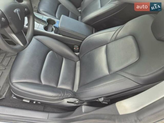 Белый Тесла Модель 3, объемом двигателя 0 л и пробегом 79 тыс. км за 15550 $, фото 47 на Automoto.ua