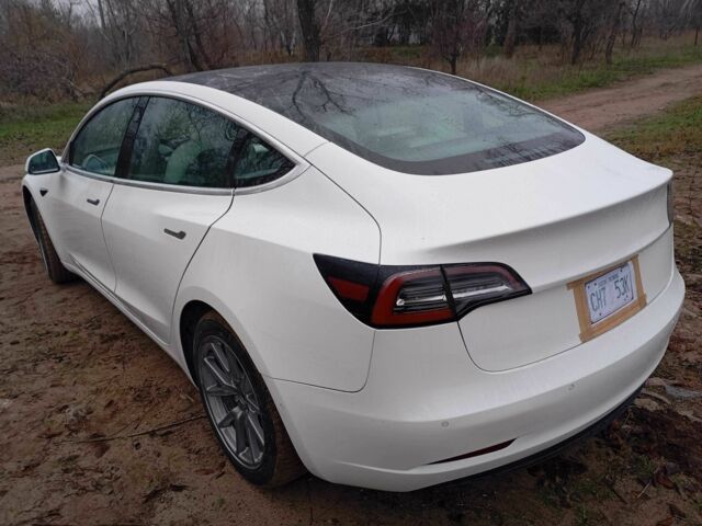 Белый Тесла Модель 3, объемом двигателя 0 л и пробегом 77 тыс. км за 16000 $, фото 6 на Automoto.ua
