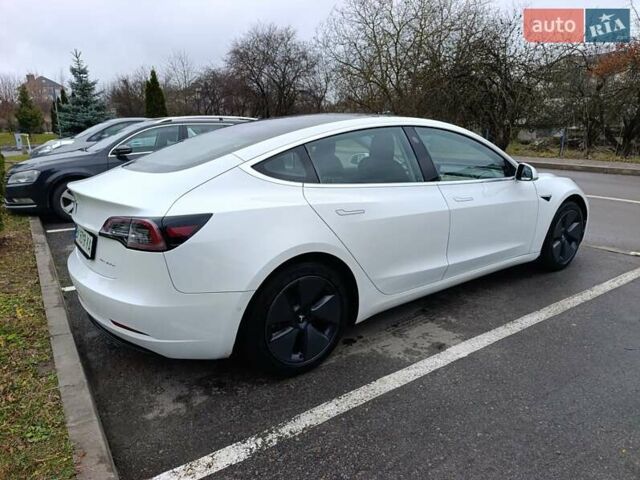 Білий Тесла Модель 3, об'ємом двигуна 0 л та пробігом 112 тис. км за 18500 $, фото 6 на Automoto.ua