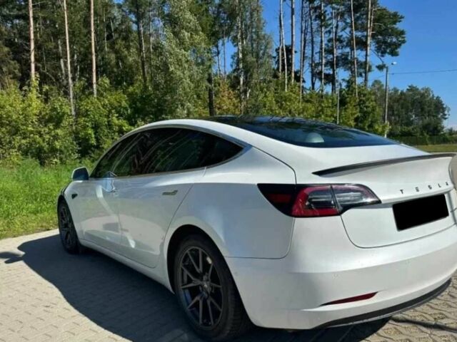 Білий Тесла Модель 3, об'ємом двигуна 0 л та пробігом 62 тис. км за 12000 $, фото 4 на Automoto.ua