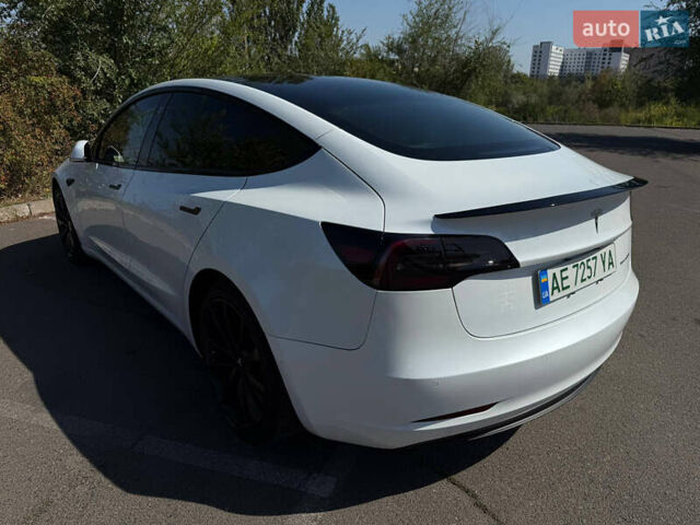 Білий Тесла Модель 3, об'ємом двигуна 0 л та пробігом 96 тис. км за 18800 $, фото 25 на Automoto.ua