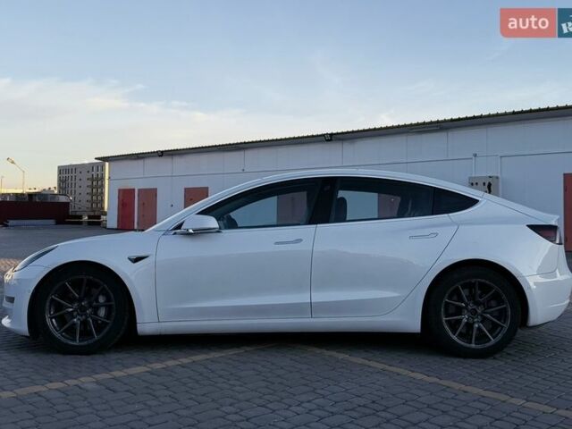 Білий Тесла Модель 3, об'ємом двигуна 0 л та пробігом 117 тис. км за 18800 $, фото 4 на Automoto.ua