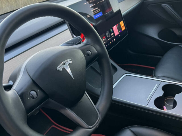 Білий Тесла Модель 3, об'ємом двигуна 0 л та пробігом 106 тис. км за 17500 $, фото 12 на Automoto.ua