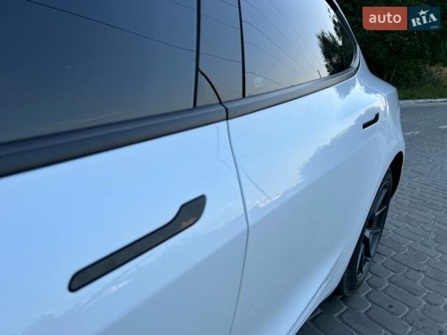 Білий Тесла Модель 3, об'ємом двигуна 0 л та пробігом 20 тис. км за 18200 $, фото 27 на Automoto.ua