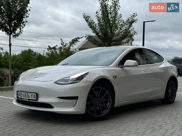Белый Тесла Модель 3, объемом двигателя 0 л и пробегом 64 тыс. км за 17900 $, фото 7 на Automoto.ua