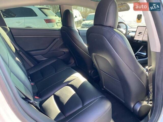 Білий Тесла Модель 3, об'ємом двигуна 0 л та пробігом 75 тис. км за 15000 $, фото 20 на Automoto.ua