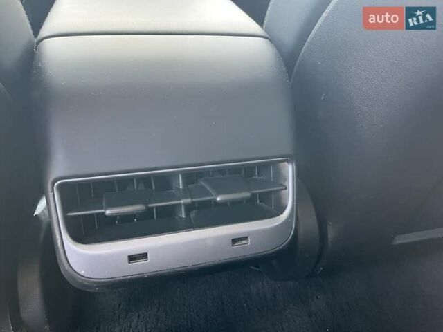 Белый Тесла Модель 3, объемом двигателя 0 л и пробегом 98 тыс. км за 18500 $, фото 11 на Automoto.ua