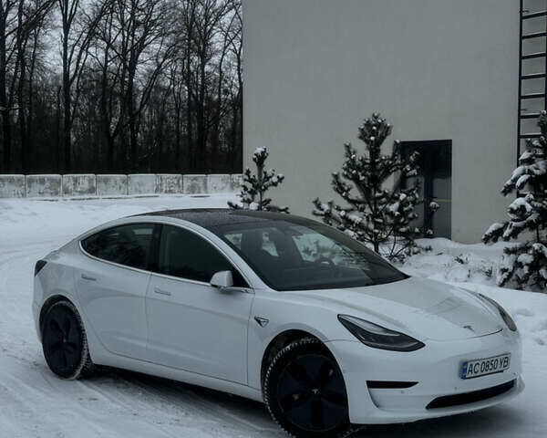 Білий Тесла Модель 3, об'ємом двигуна 0 л та пробігом 147 тис. км за 15750 $, фото 1 на Automoto.ua