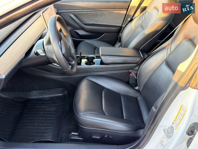 Белый Тесла Модель 3, объемом двигателя 0 л и пробегом 190 тыс. км за 17900 $, фото 14 на Automoto.ua