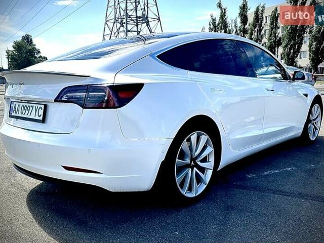 Тесла Модель 3 2020 в Киеве на Automoto.ua Белый Тесла Модель 3, объемом двигателя 0 л и пробегом 171 тыс. км за 19999 $, фото 5 на Automoto.ua