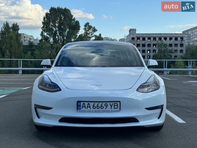 Білий Тесла Модель 3, об'ємом двигуна 0 л та пробігом 165 тис. км за 16900 $, фото 2 на Automoto.ua
