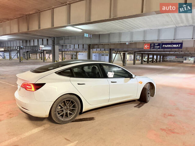 Білий Тесла Модель 3, об'ємом двигуна 0 л та пробігом 87 тис. км за 17450 $, фото 8 на Automoto.ua