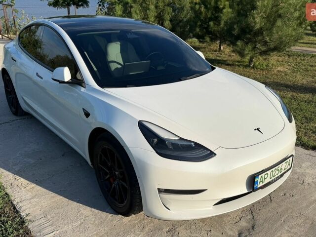 Белый Тесла Модель 3, объемом двигателя 0 л и пробегом 105 тыс. км за 20500 $, фото 1 на Automoto.ua