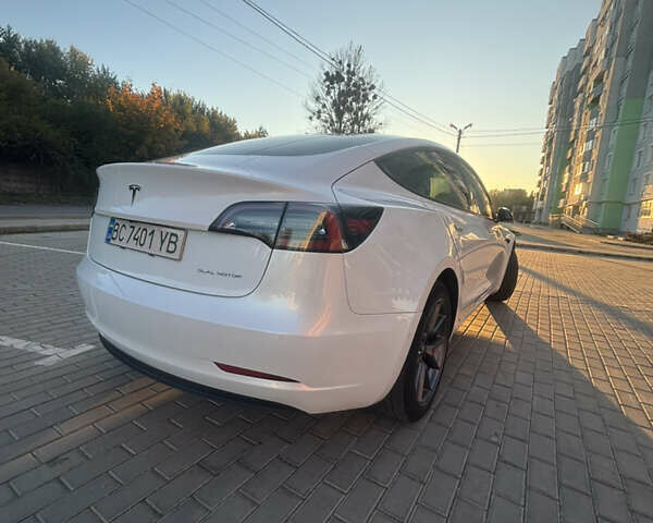 Белый Тесла Модель 3, объемом двигателя 0 л и пробегом 80 тыс. км за 25000 $, фото 5 на Automoto.ua