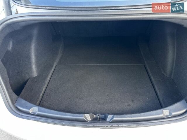 Білий Тесла Модель 3, об'ємом двигуна 0 л та пробігом 65 тис. км за 17950 $, фото 38 на Automoto.ua