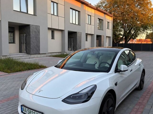 Белый Тесла Модель 3, объемом двигателя 0 л и пробегом 49 тыс. км за 21000 $, фото 1 на Automoto.ua