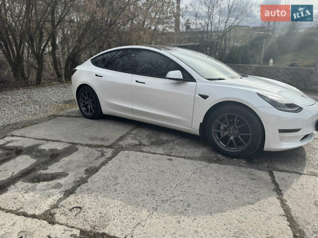Белый Тесла Модель 3, объемом двигателя 0 л и пробегом 44 тыс. км за 18700 $, фото 2 на Automoto.ua