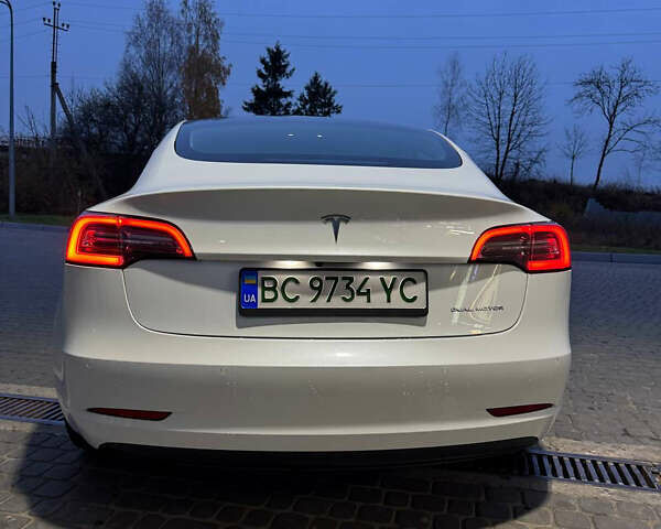 Белый Тесла Модель 3, объемом двигателя 0 л и пробегом 91 тыс. км за 22100 $, фото 4 на Automoto.ua