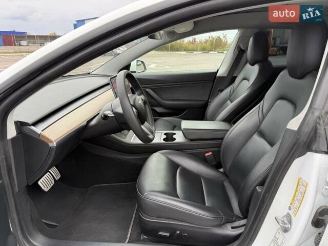 Білий Тесла Модель 3, об'ємом двигуна 0 л та пробігом 129 тис. км за 23500 $, фото 22 на Automoto.ua