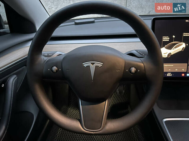 Белый Тесла Модель 3, объемом двигателя 0 л и пробегом 52 тыс. км за 21500 $, фото 21 на Automoto.ua