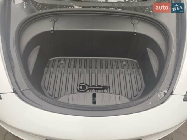 Білий Тесла Модель 3, об'ємом двигуна 0 л та пробігом 79 тис. км за 16200 $, фото 29 на Automoto.ua