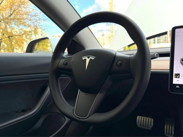 Білий Тесла Модель 3, об'ємом двигуна 0 л та пробігом 68 тис. км за 12300 $, фото 10 на Automoto.ua